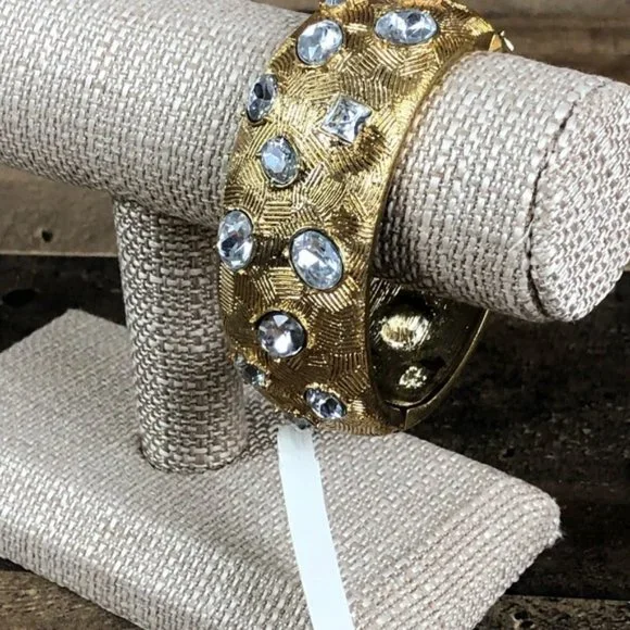 BRACELET GOLD TONE MAGNET CLOSURE - Picture 5 of 6